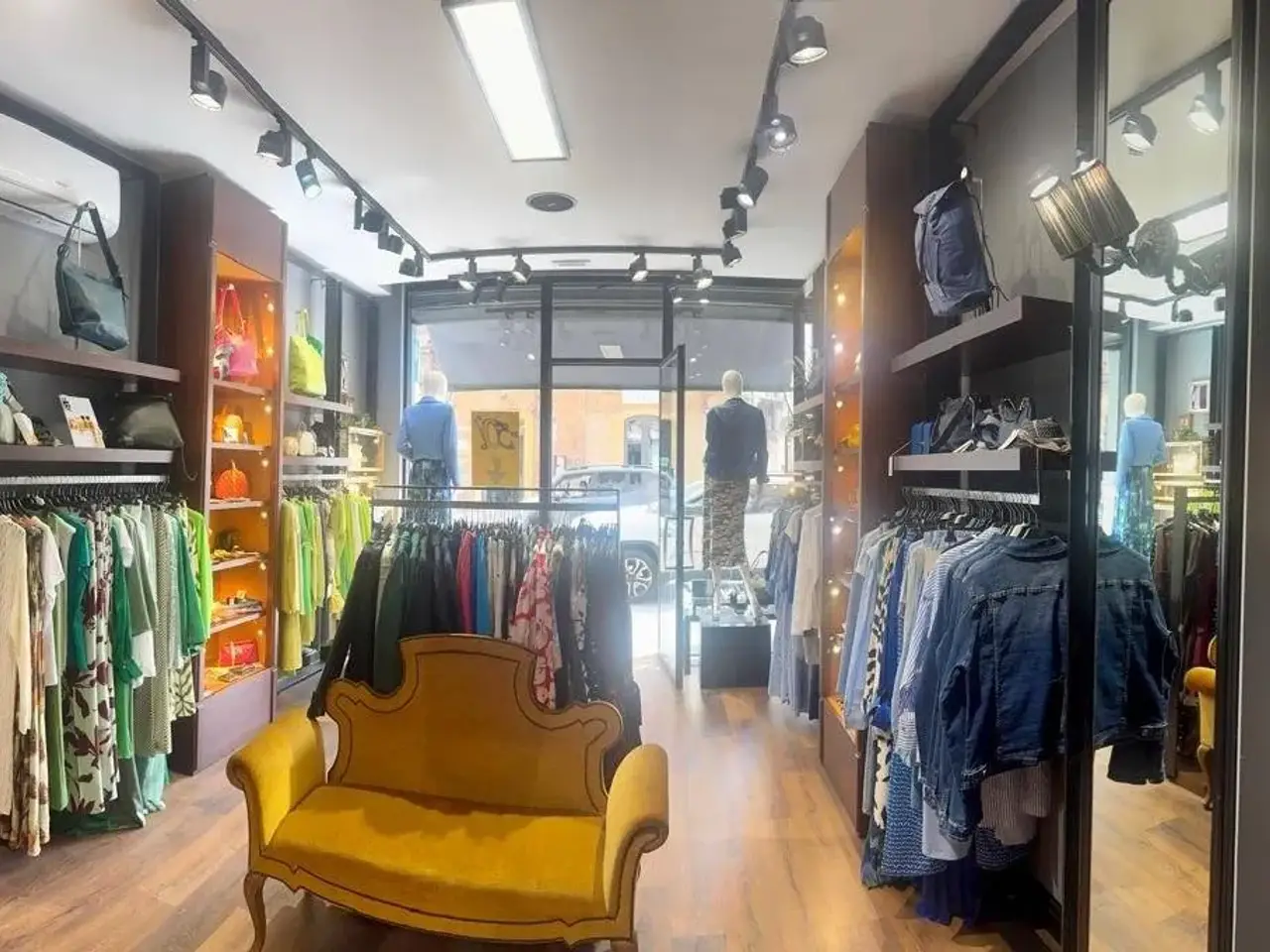 Locale commerciale in Via Brunetto Latini, Palermo, {3} - Foto 1
