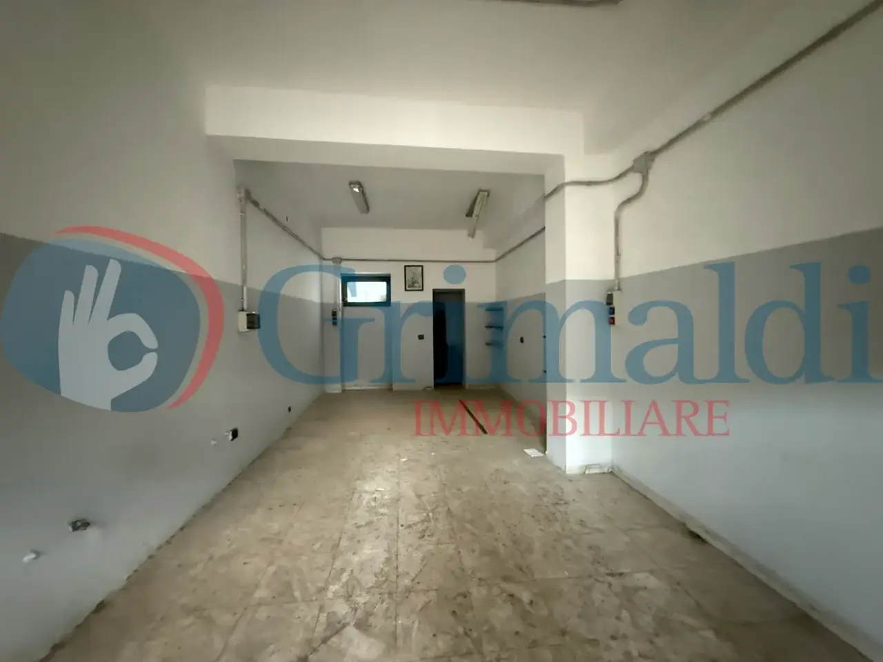 Negozio in Via Consolare Valeria 31c, Messina, {3} - Foto 1