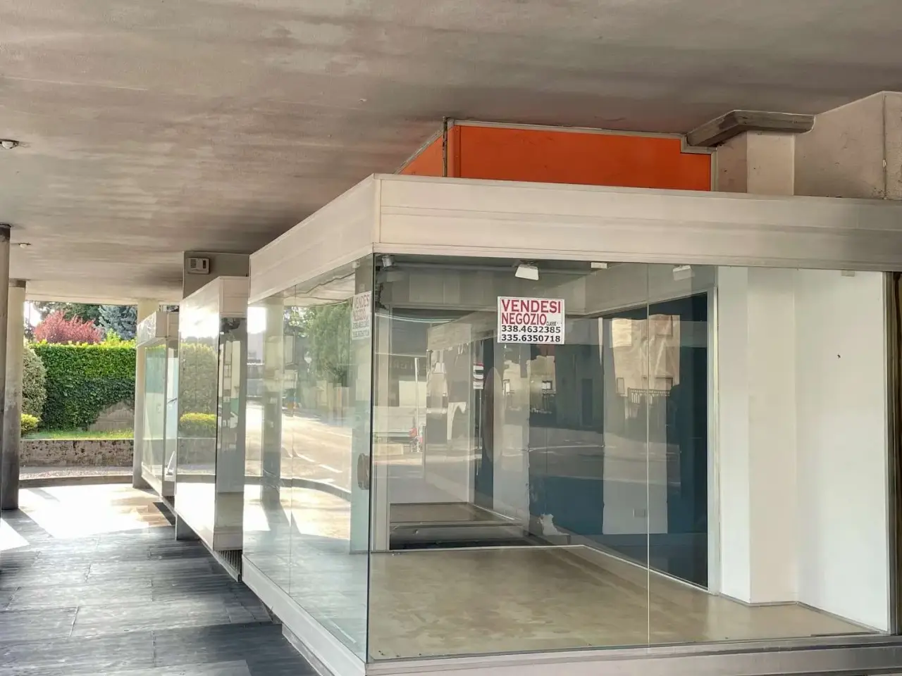 Negozio in Viale Republica, Cabiate, {3} - Foto 2