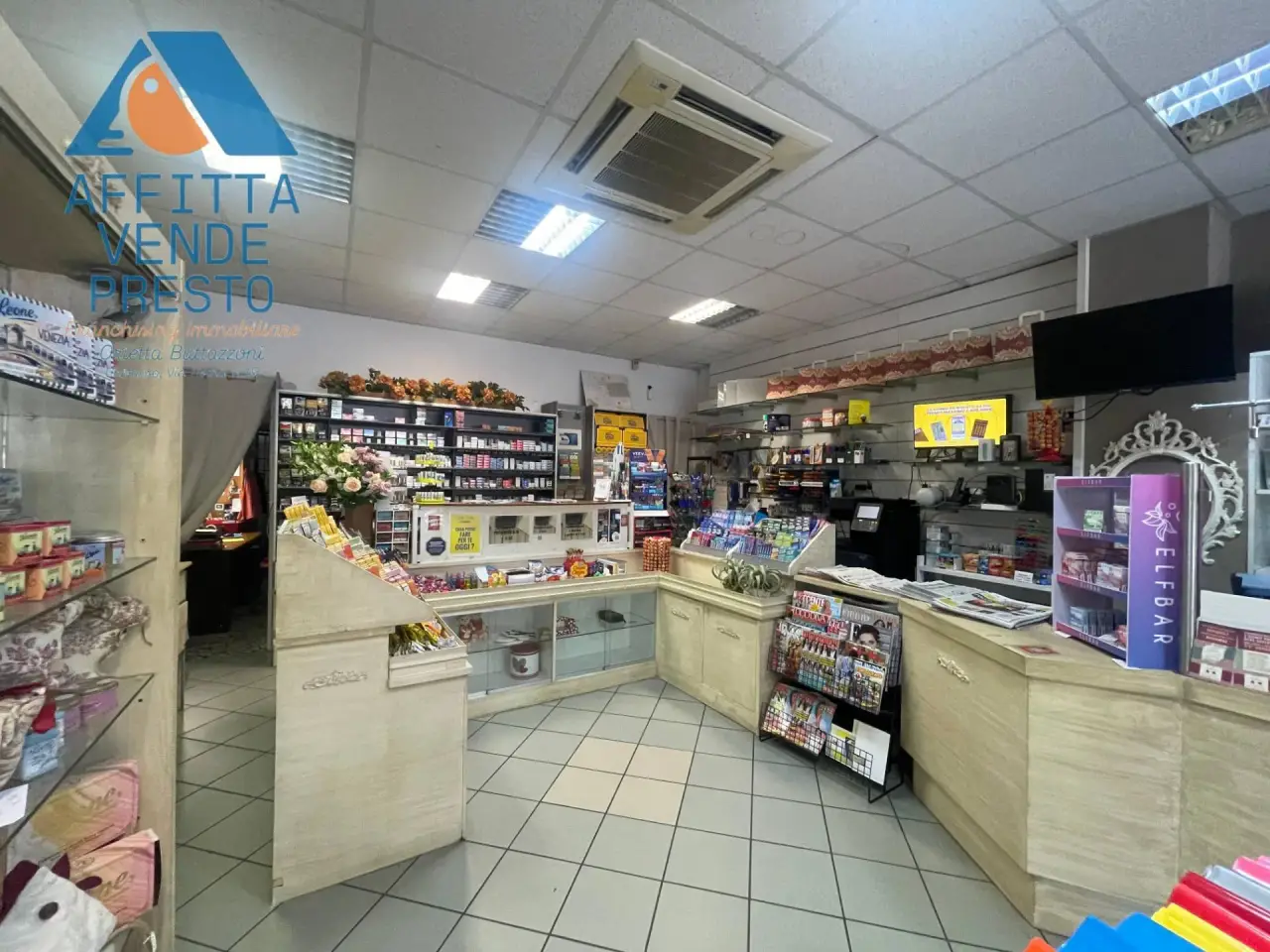 Esercizio commerciale in Piazza Assunta, Chivasso, {3} - Foto 2