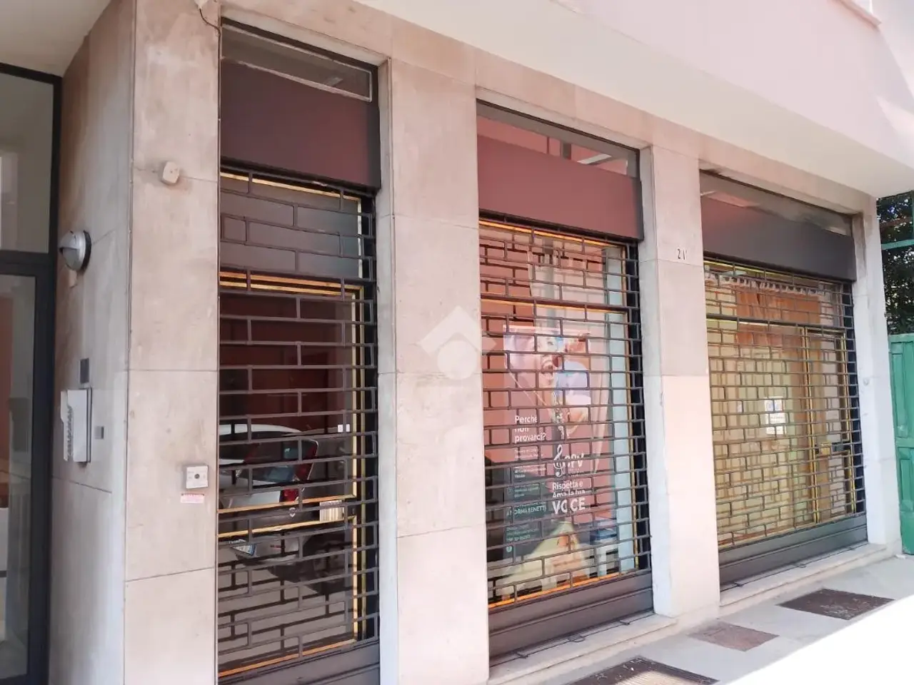 Negozio in Via Giosuè Carducci 21, Brescia, {3} - Foto 2