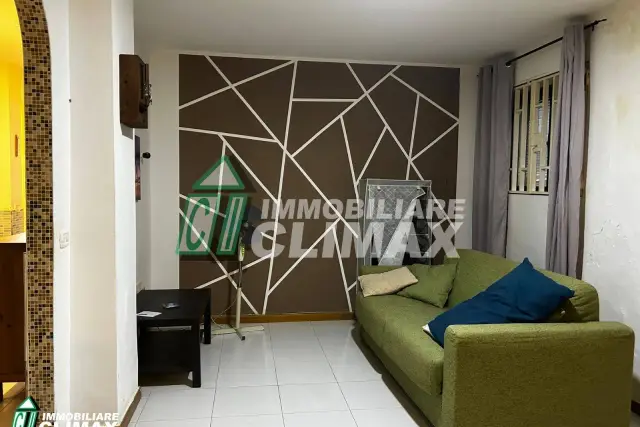 3-room flat in Via Louis Pasteur 32, Caserta - Photo 1