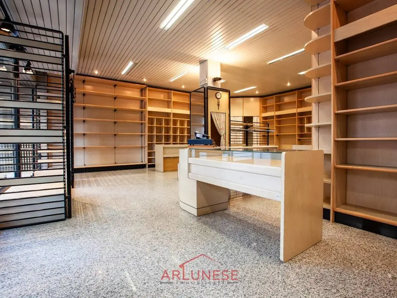 Esercizio commerciale in Via Roma 9, Casorezzo, {3} - Foto 2