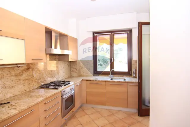 Dreizimmerwohnung in Via Isonzo 31, Varese - Foto 1