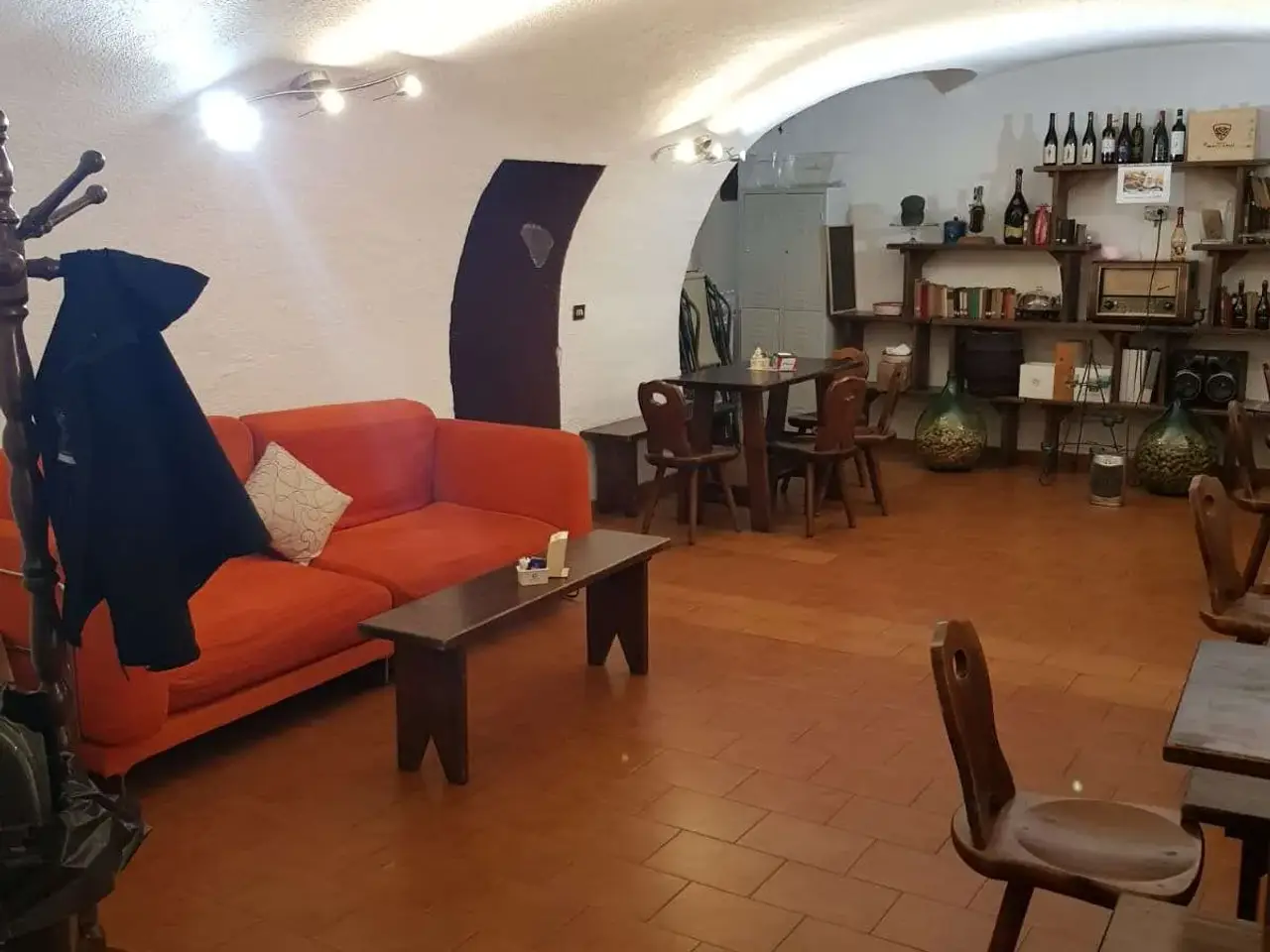 Negozio in Piazza Caduti per La Patria , San Secondo Di Pinerolo, {3} - Foto 1