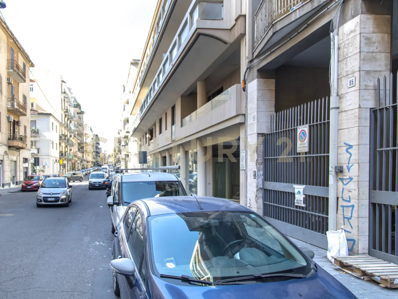 Parcheggio chiuso in Via Milano 93, Catania, {3} - Foto 2