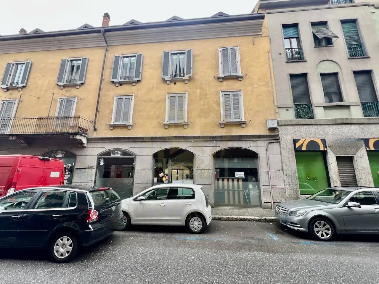 Negozio in Via Camillo Benso Conte di Cavour 1, Monza, {3} - Foto 2