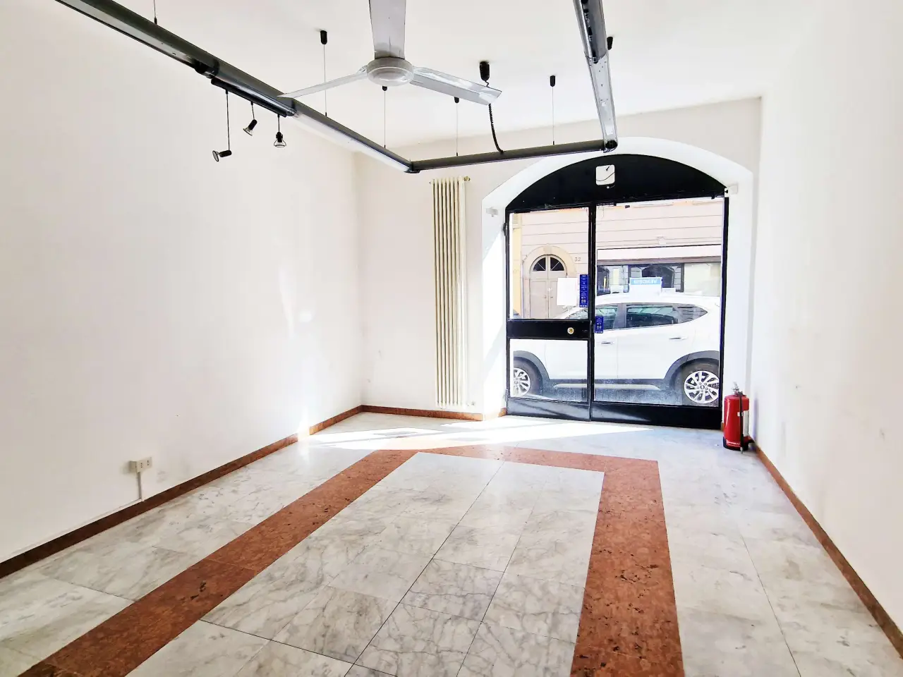 Negozio in Via Borgo Palazzo 31, Bergamo, {3} - Foto 1