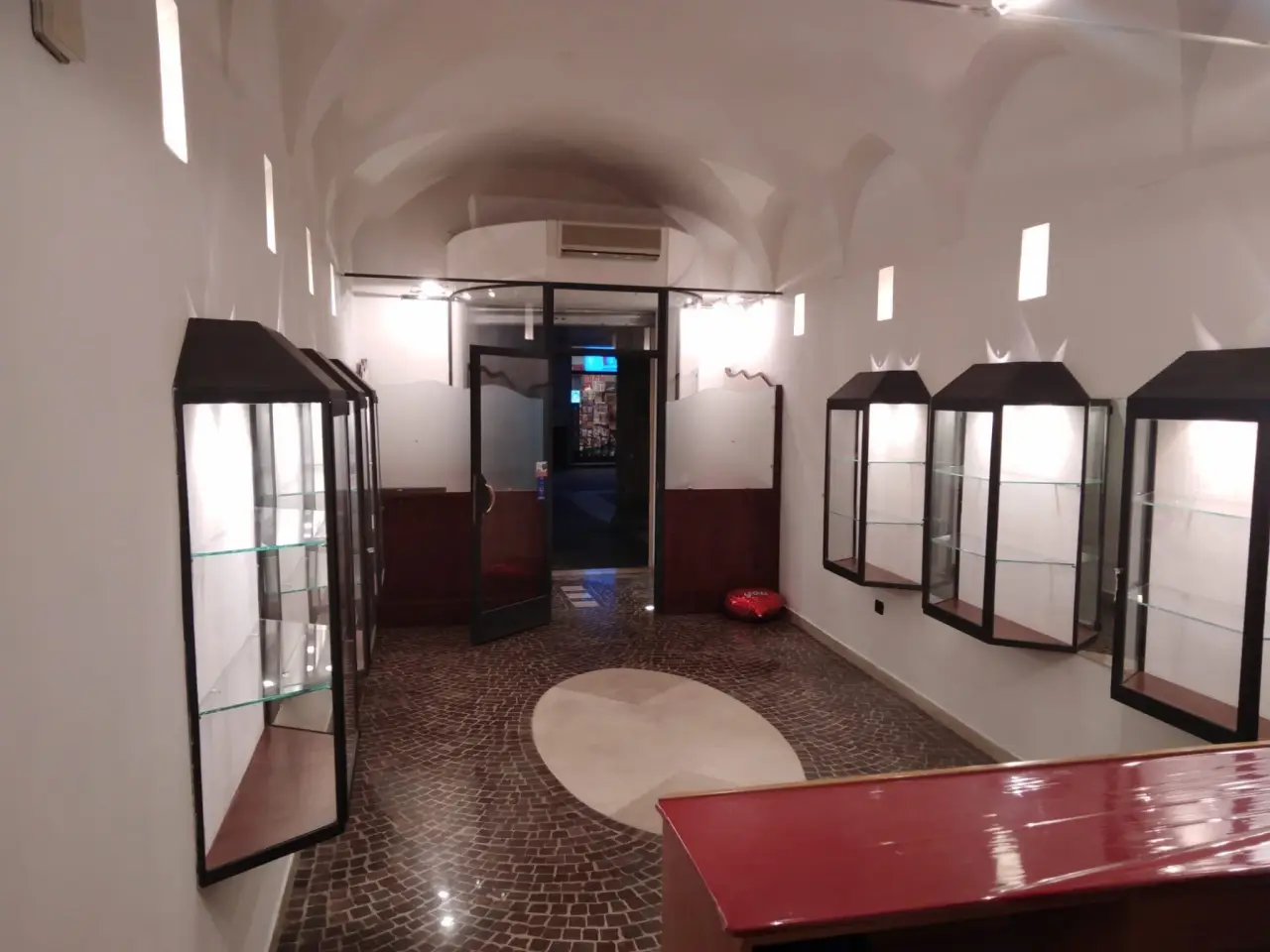 Palazzina commerciale in Corso XI Settembre 89, Pesaro, {3} - Foto 1