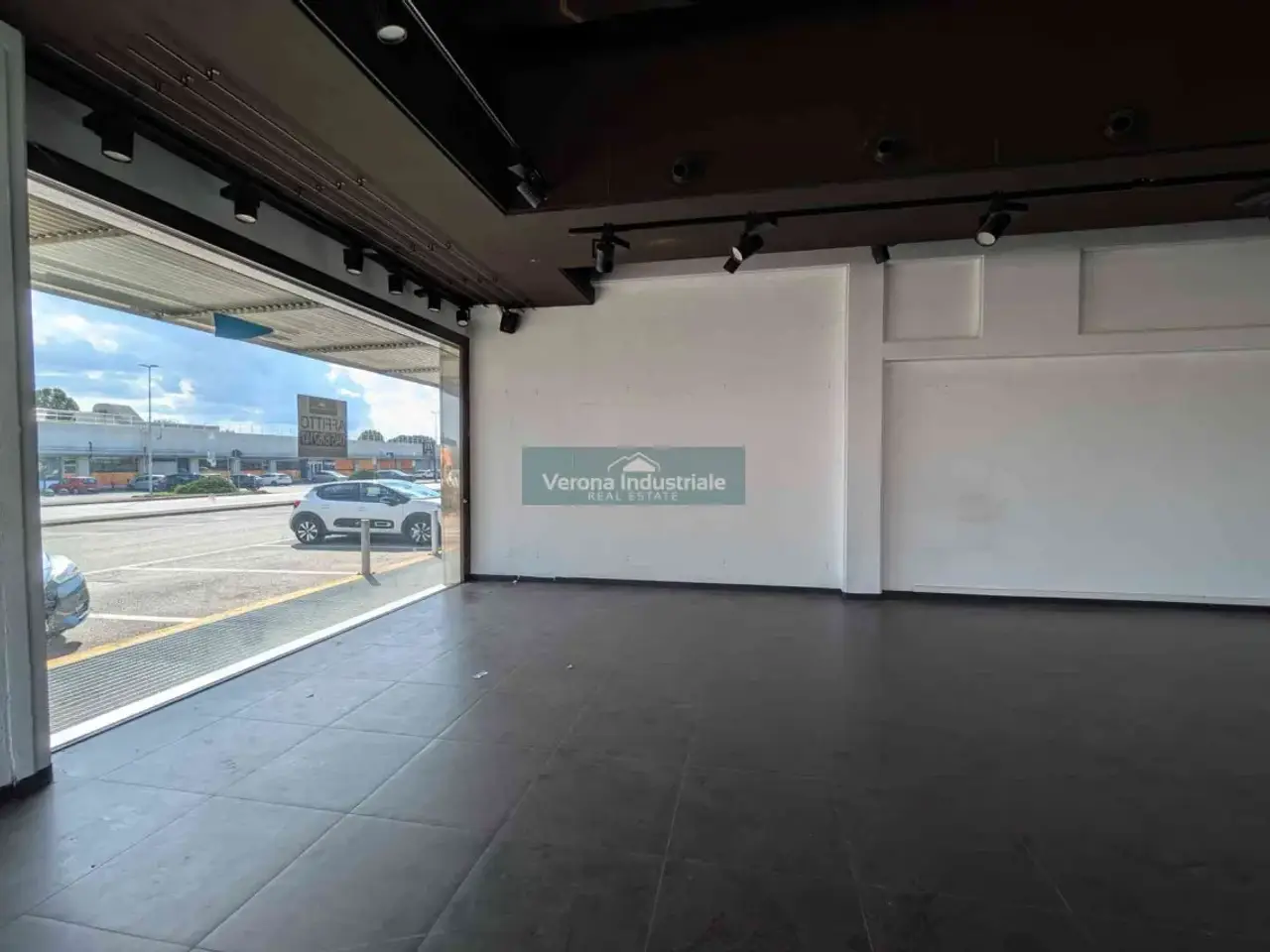 Negozio in Via del Lavoro 72, Bussolengo, {3} - Foto 2