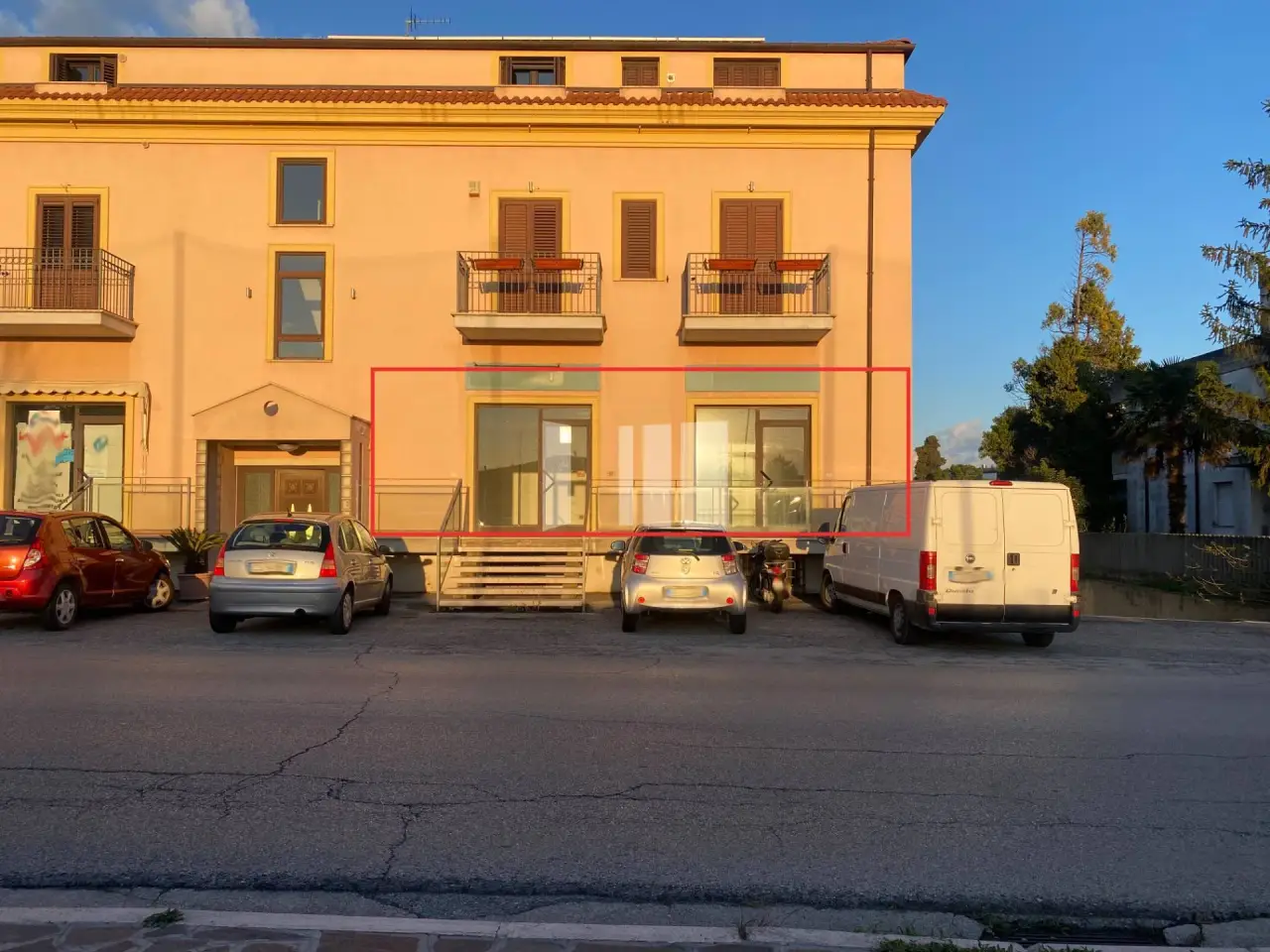 Negozio in Via Gramsci 65, Giulianova, {3} - Foto 1