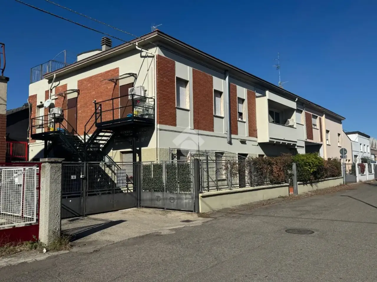 Capannone in Via V. Alfieri 53, Modena, {3} - Foto 1