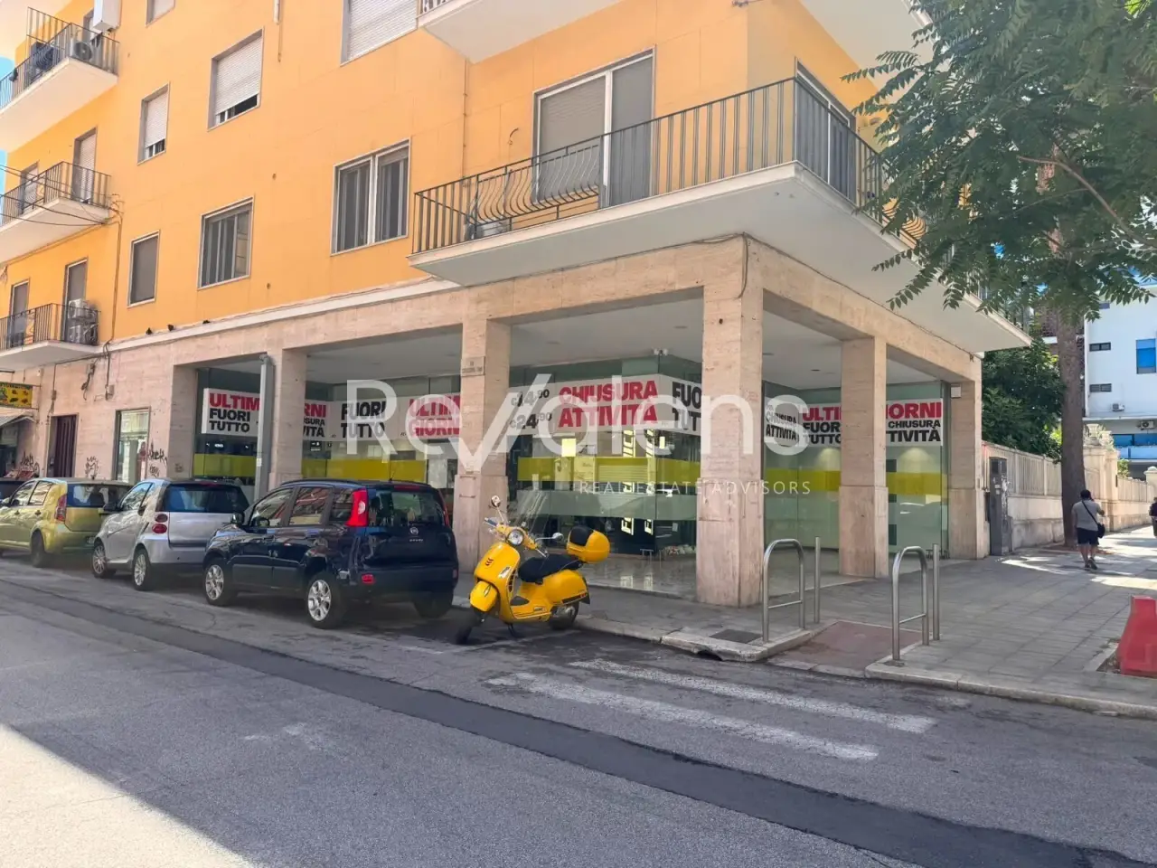 Negozio in Corso Benedetto Croce 148, Bari, {3} - Foto 1