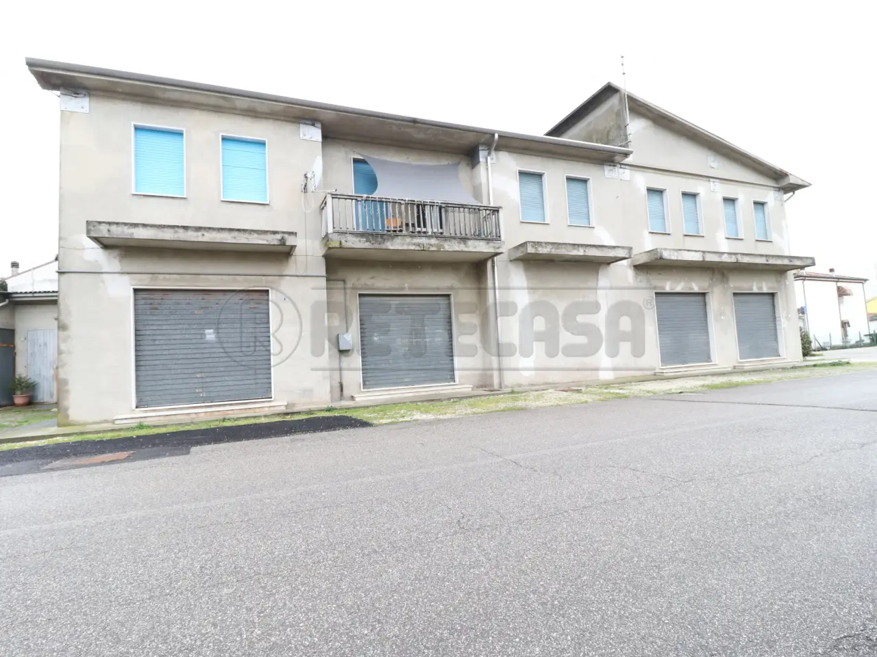 Palazzina commerciale in Via Guido Reni 2, Bondeno, {3} - Foto 2