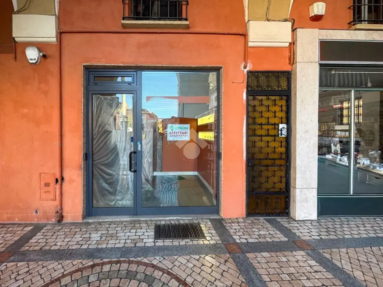 Negozio in Piazza Duomo, Piacenza, {3} - Foto 1
