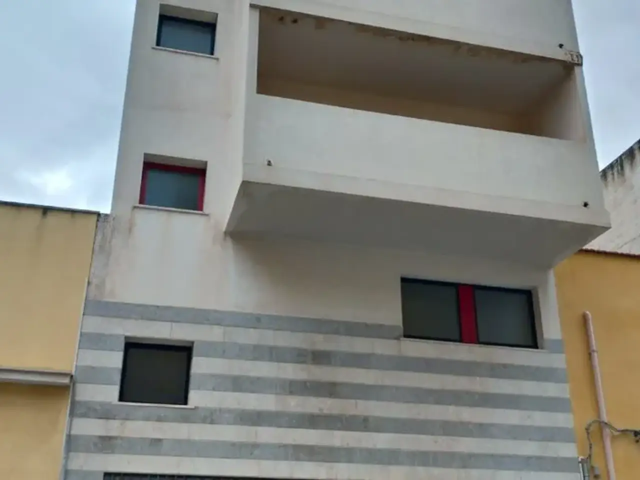 Esercizio commerciale in 
Via M. d'Azeglio									, 
Marsala									, Marsala, {3} - Foto 1