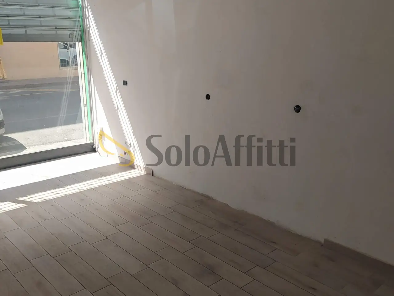 Negozio in Via Pia, Sassuolo, {3} - Foto 2