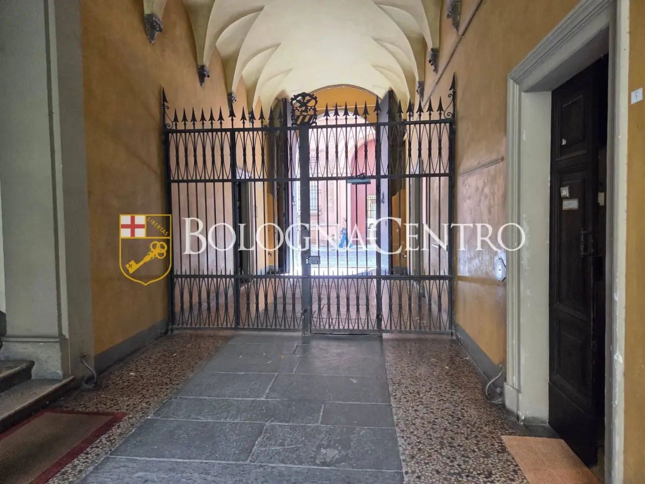 Ufficio in Via Massimo d'Azeglio, Bologna, {3} - Foto 2