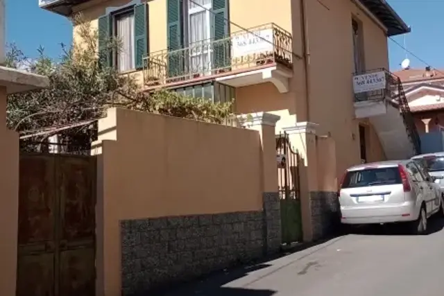 Detached house in Via Cesare Battisti 49, Imperia - Photo 1