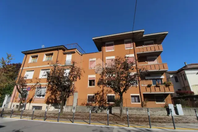 4-room flat in Viale della Pace 27, Vicenza - Photo 1