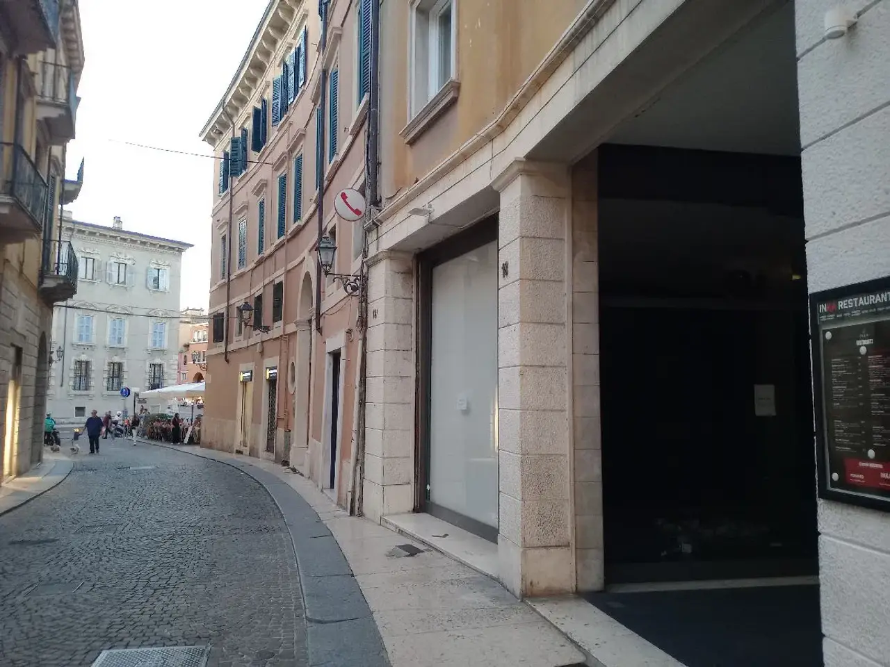Negozio in Via Guglielmo Oberdan 18, Verona, {3} - Foto 2