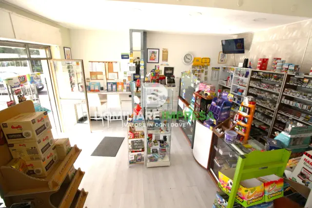 Locale commerciale in vendita, Via Vecchia San Pietro in Lama 59, Lecce - Foto 1