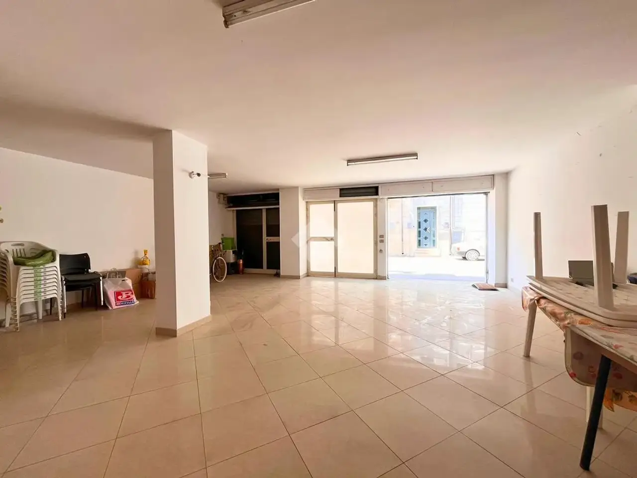 Magazzino in Via Calabria 99, San Severo, {3} - Foto 1