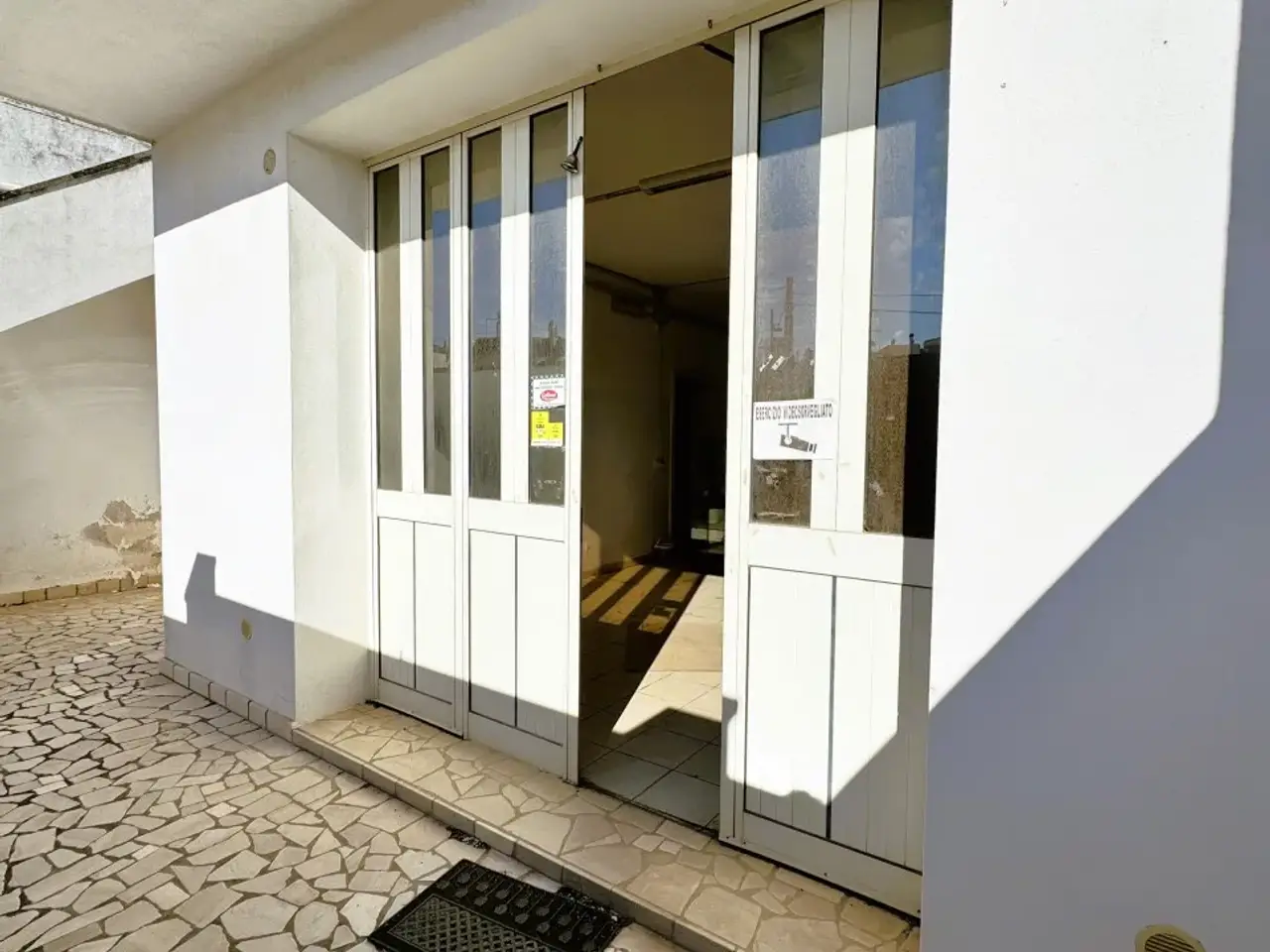 Esercizio commerciale in , Alessano, {3} - Foto 2