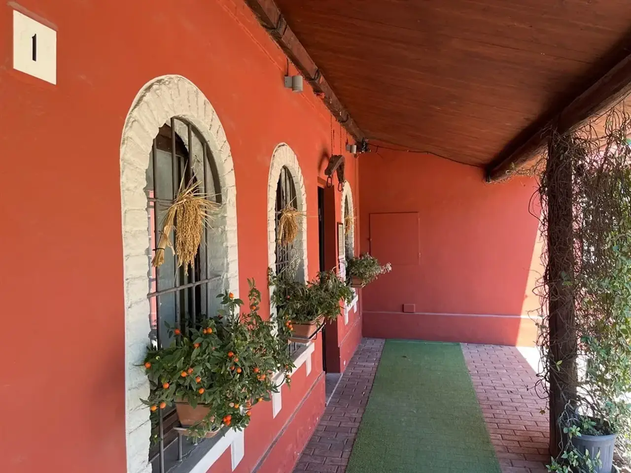 Palazzina commerciale in Via Biraga 1, Terranova Dei Passerini, {3} - Foto 2