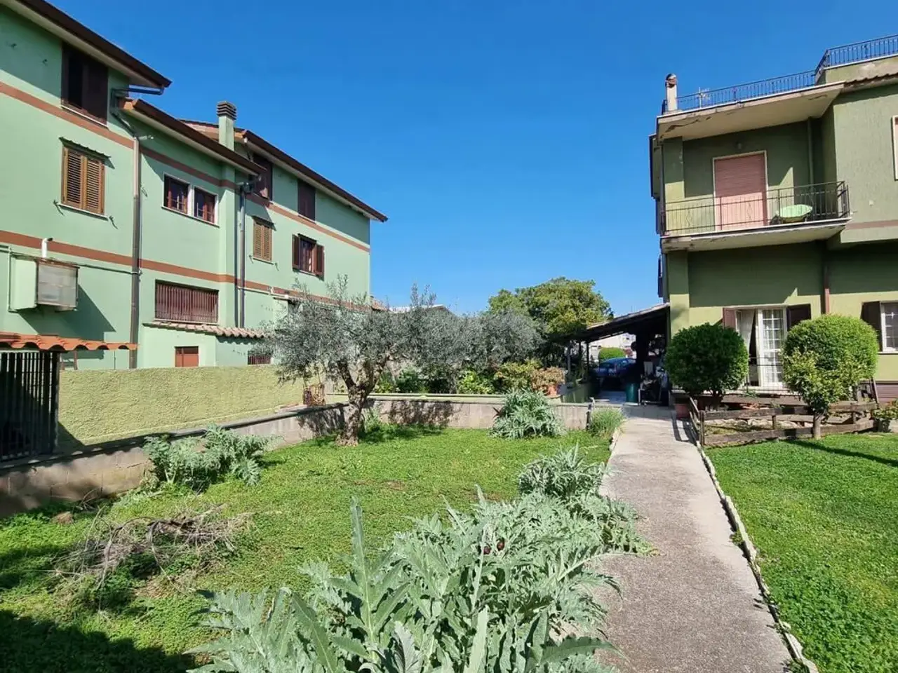 Palazzina commerciale in Via Carroceto 228, Aprilia, {3} - Foto 2