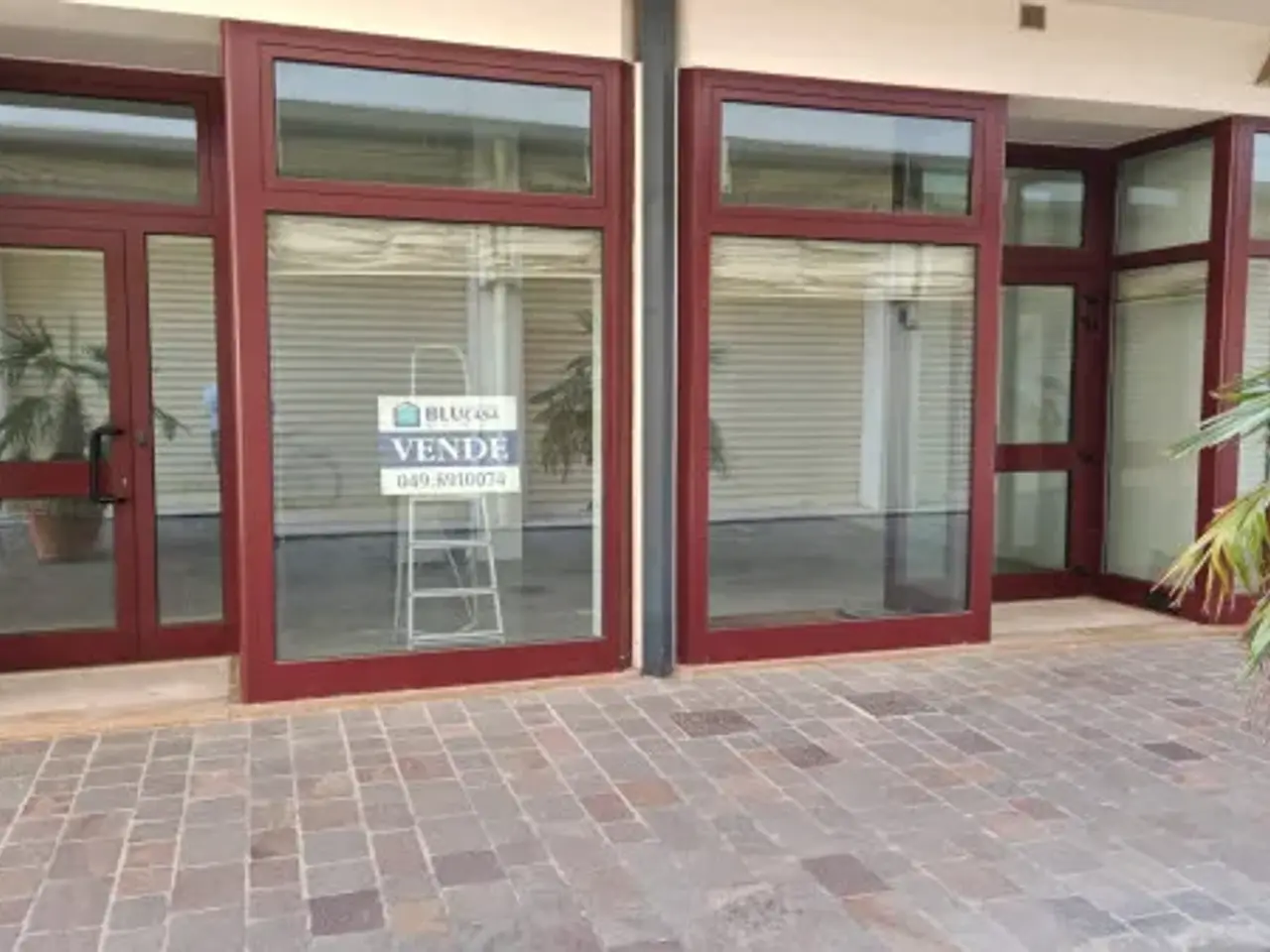 Negozio in Viale Stazione, Montegrotto Terme, {3} - Foto 1