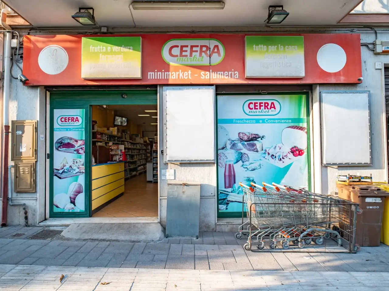 Esercizio commerciale in Viale Amendola 27-29, Riposto, {3} - Foto 1