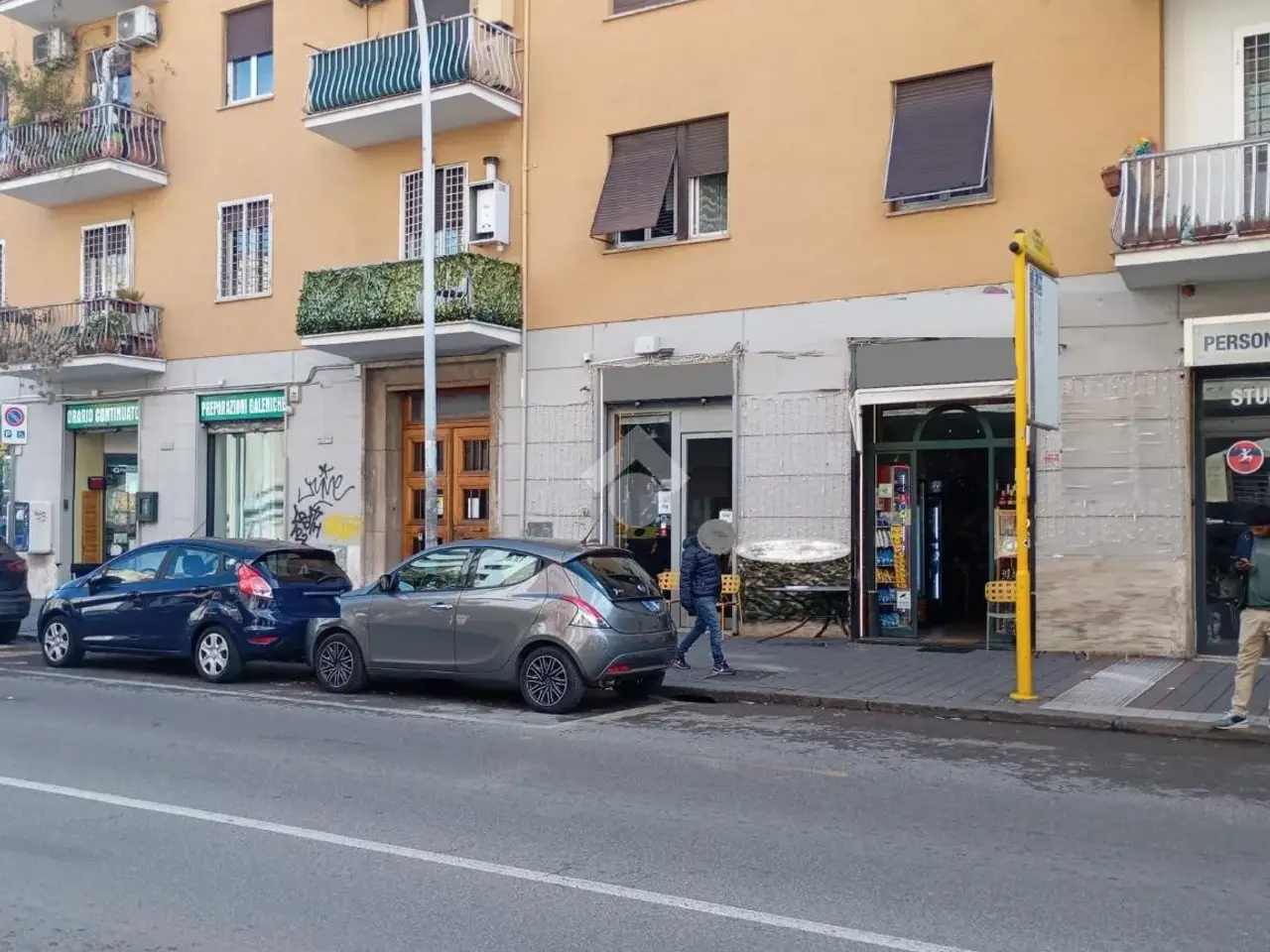 Negozio in Via Acqua Bullicante 64, Roma, {3} - Foto 1