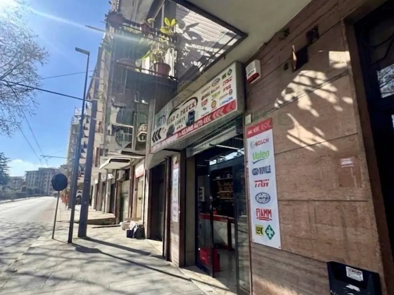 Negozio in Via Circumvallazione 195/197, Avellino, {3} - Foto 1