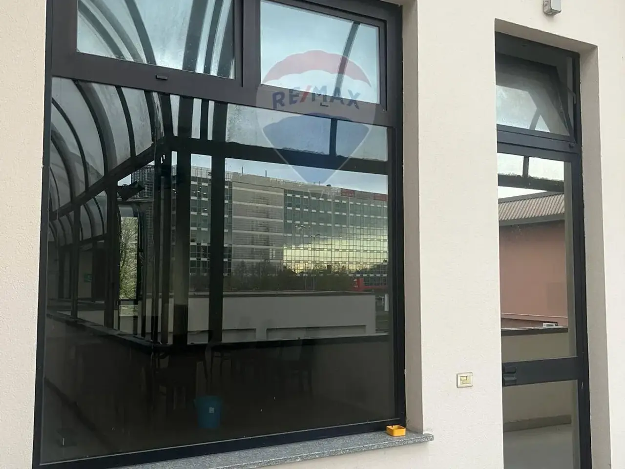Negozio in Via Angelo Moro 121, San Donato Milanese, {3} - Foto 1