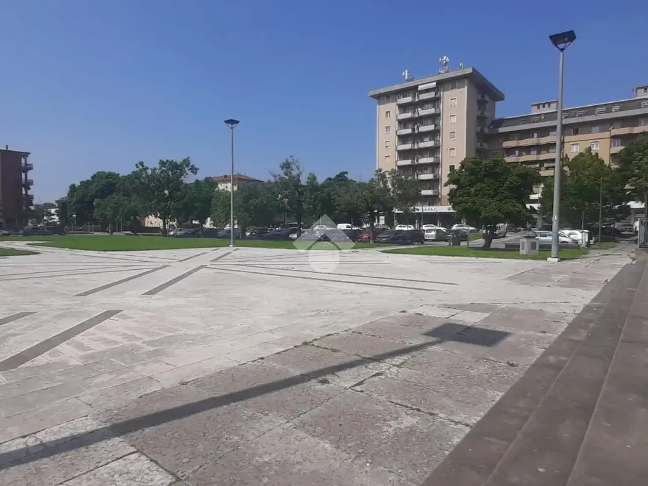 Negozio in Piazzale Giacinto Tredici 12, Brescia, {3} - Foto 2