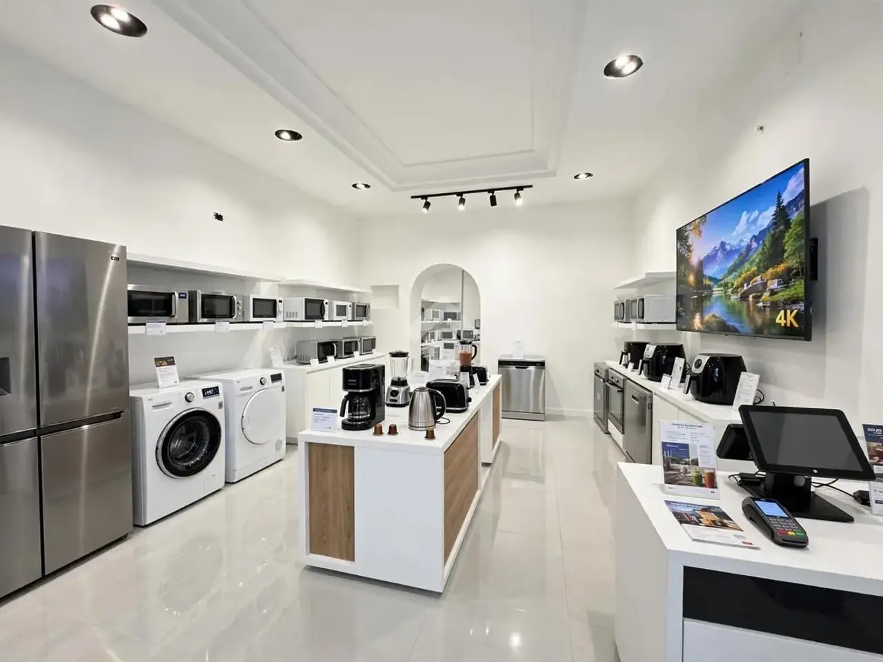 Negozio in Corso Umberto I 20, Marano Di Napoli, {3} - Foto 2