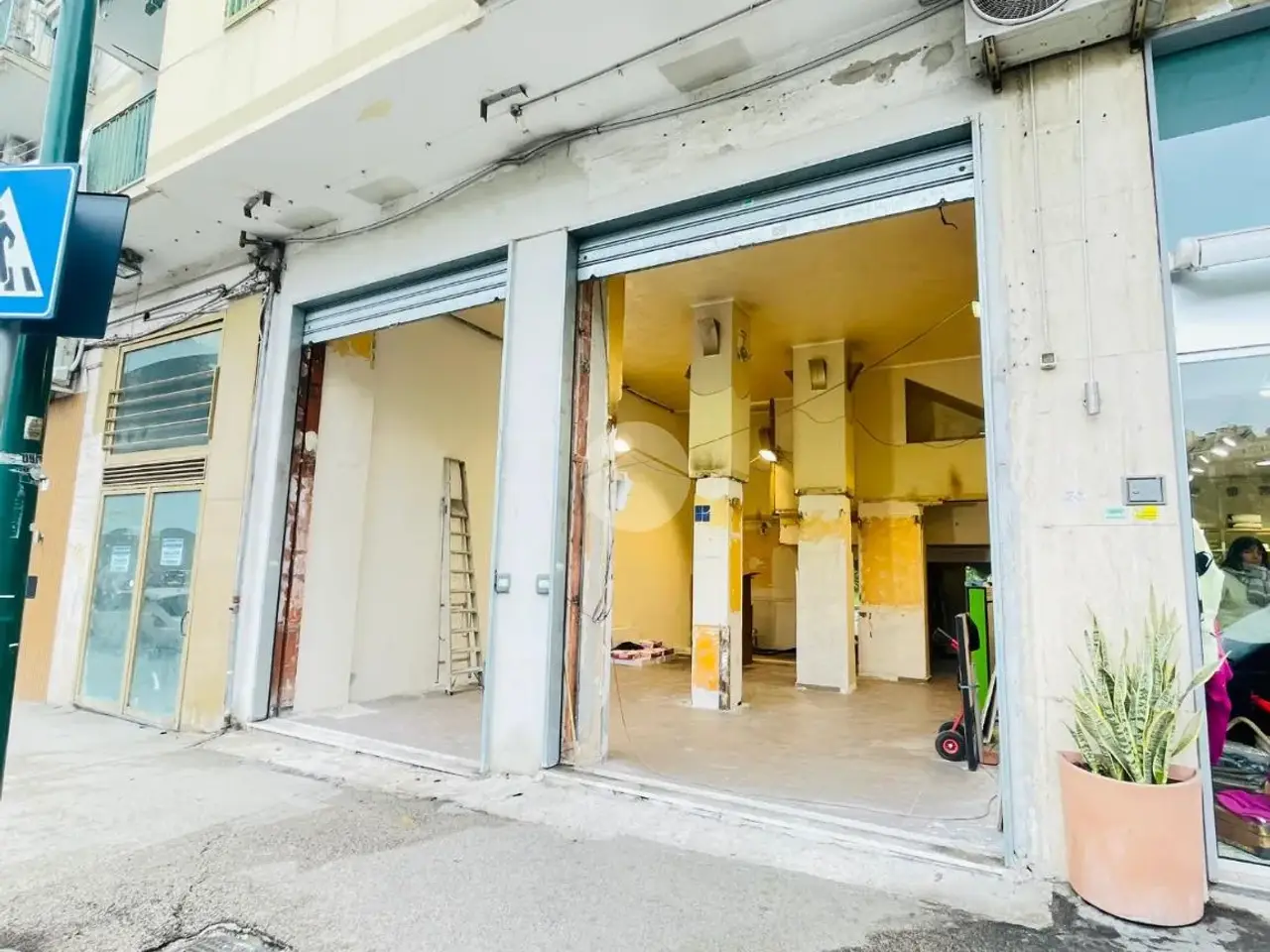 Negozio in Largo Alessandro Lala, Napoli, {3} - Foto 1