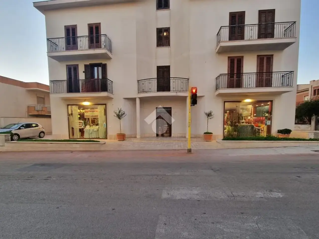 Negozio in Via G. Gentile, Castelvetrano, {3} - Foto 2