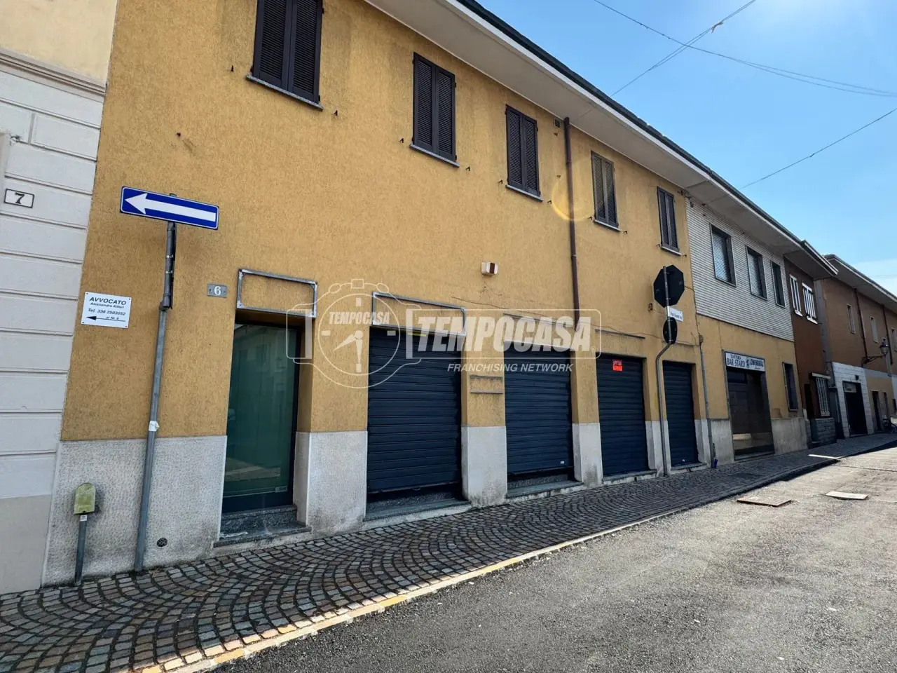 Negozio in Piazza Pozzobonelli 6, Arluno, {3} - Foto 1