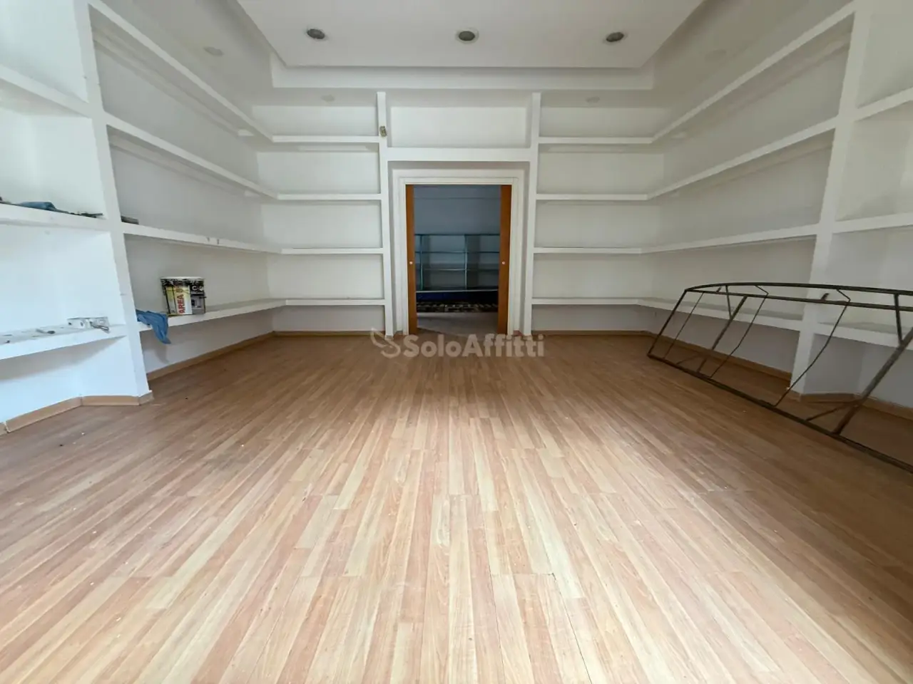 Negozio in Via Giulio Antonio Acquaviva 226, Caserta, {3} - Foto 2