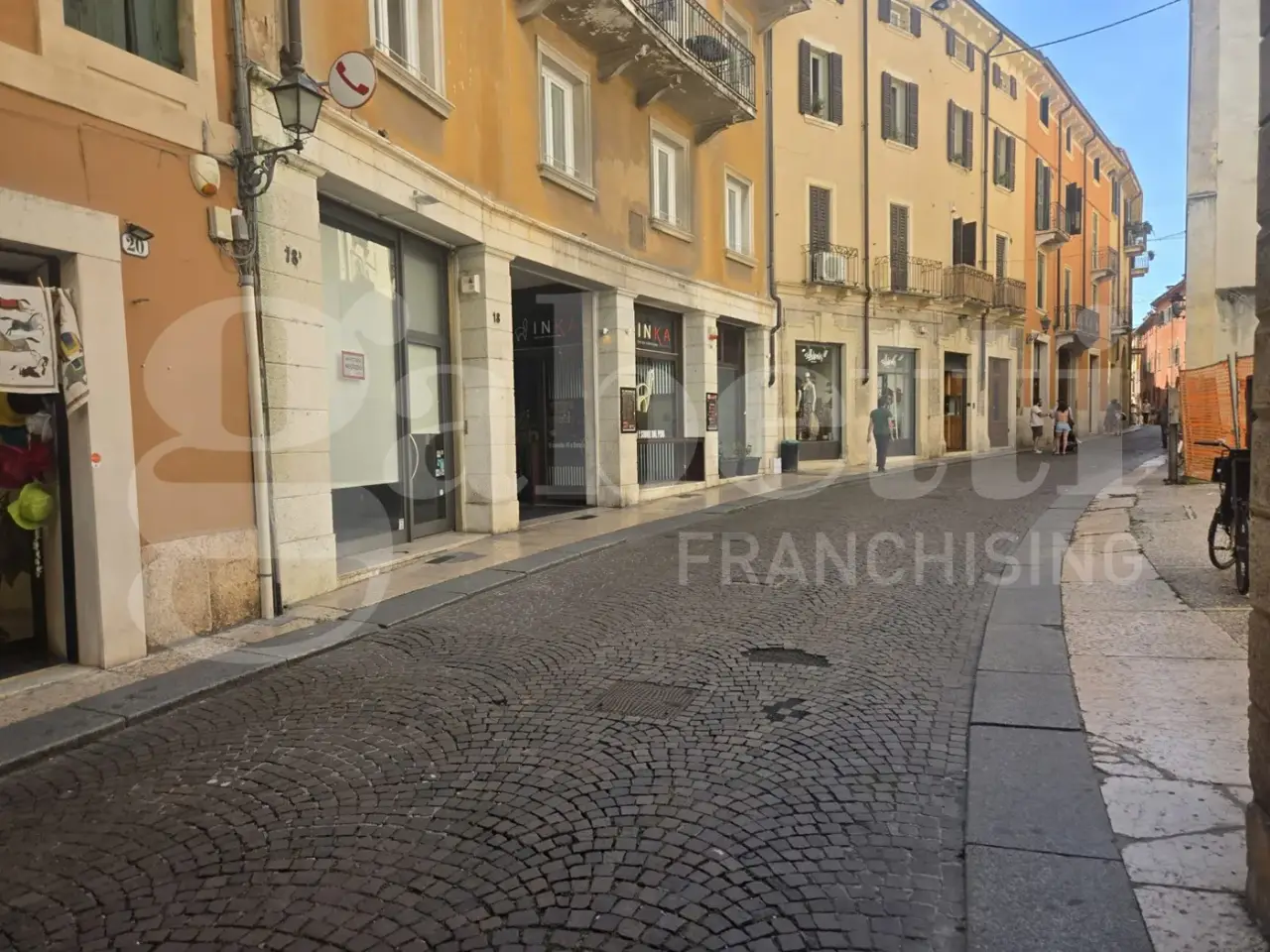 Negozio in Via Oberdan 18/B, Verona, {3} - Foto 2