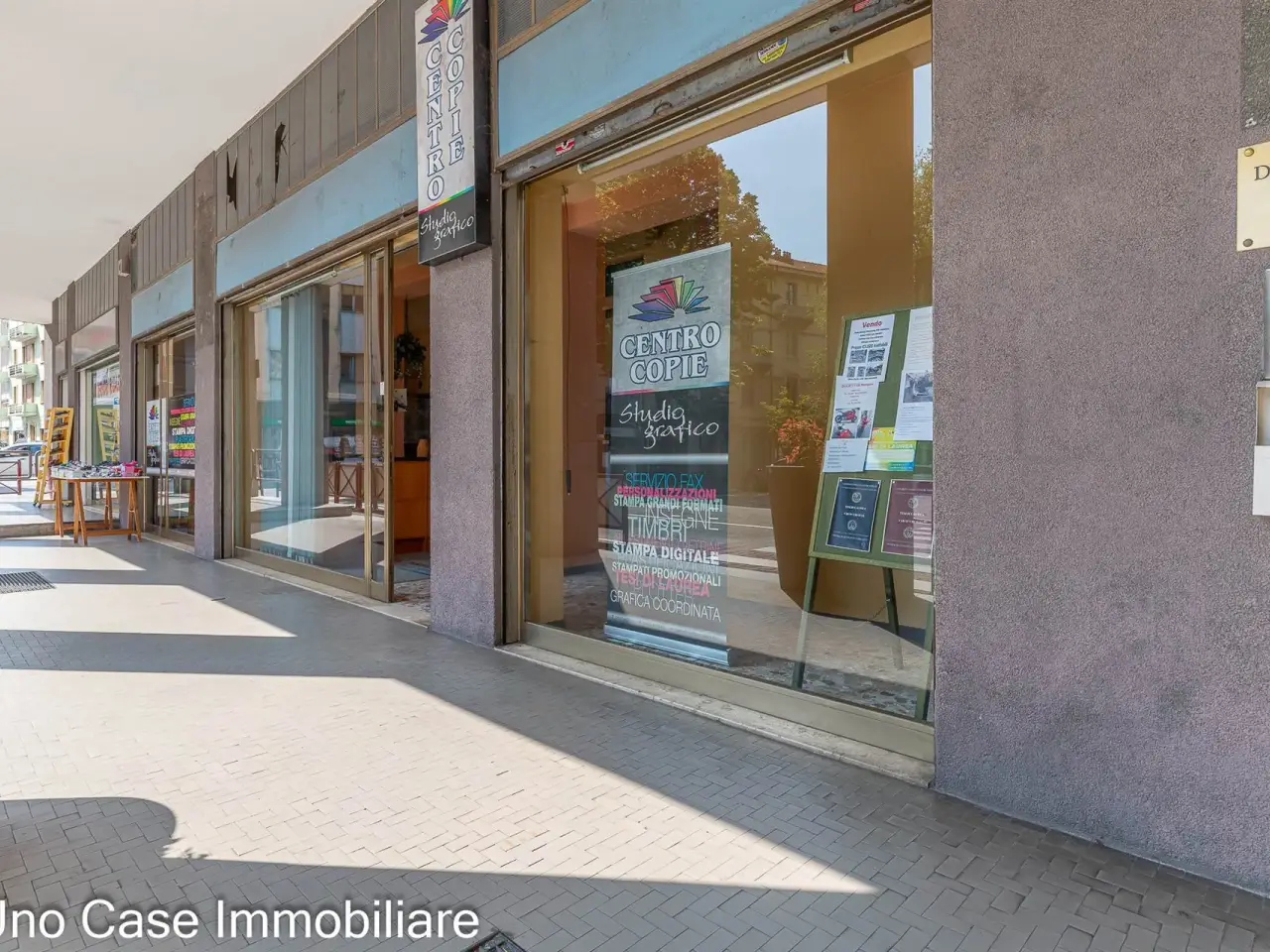 Negozio in Piazza La Marmora 9 Ivrea, Ivrea, {3} - Foto 1