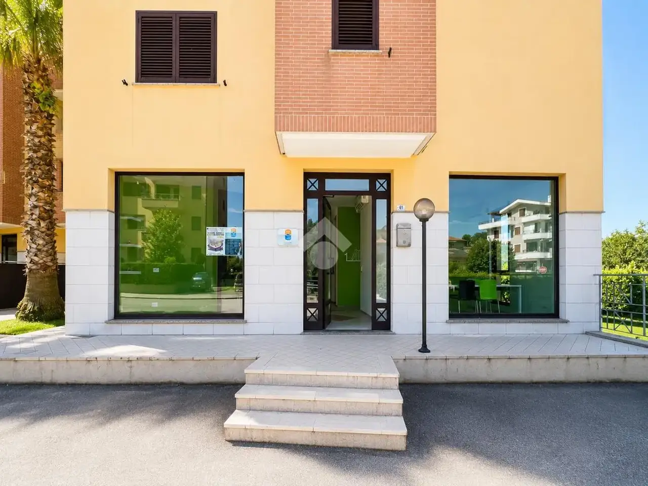 Negozio in Via Ugo Foscolo 61, Castellalto, {3} - Foto 1
