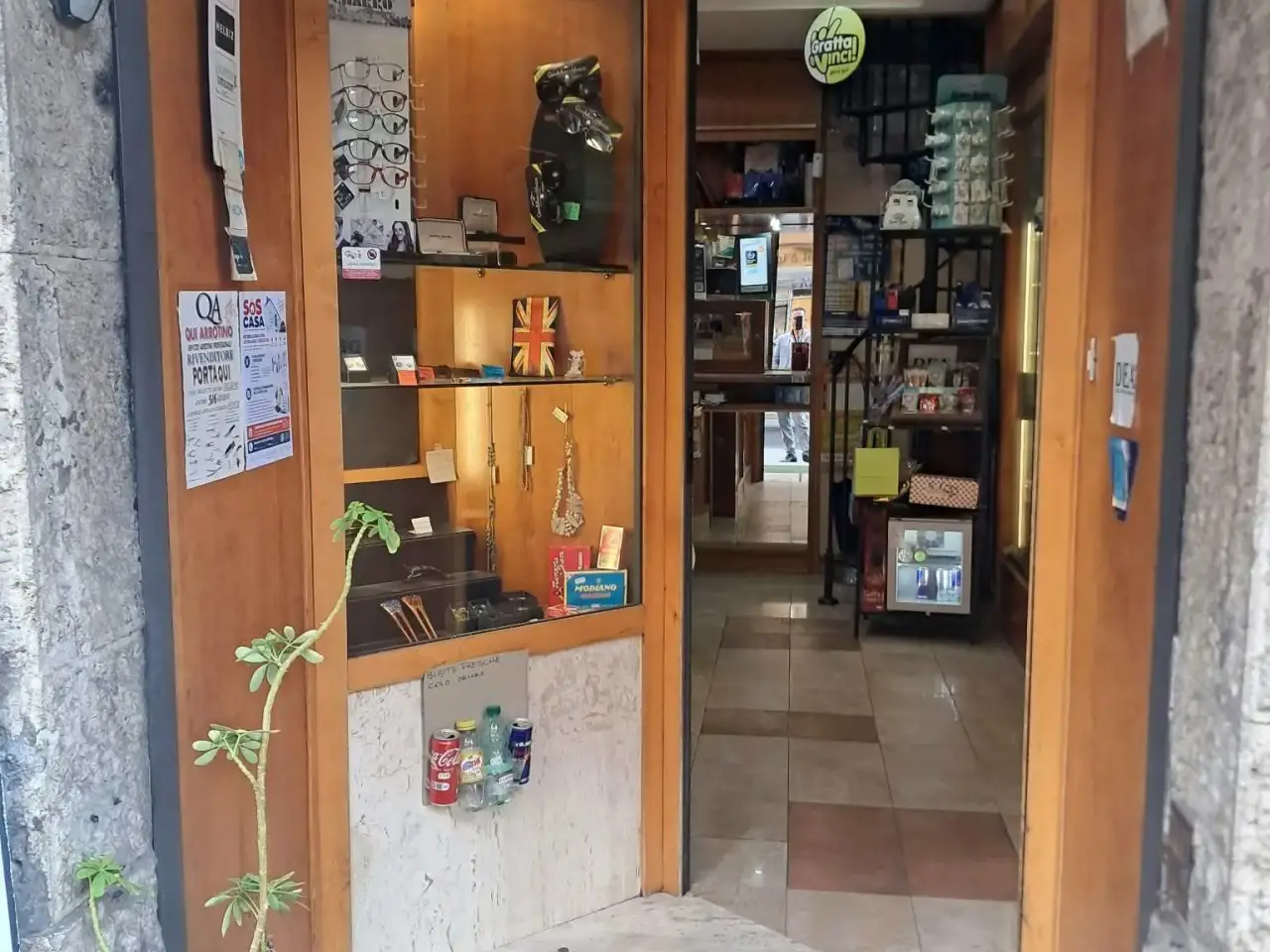 Tabaccheria in Via Giuseppe Ferrari 12, Roma, {3} - Foto 2