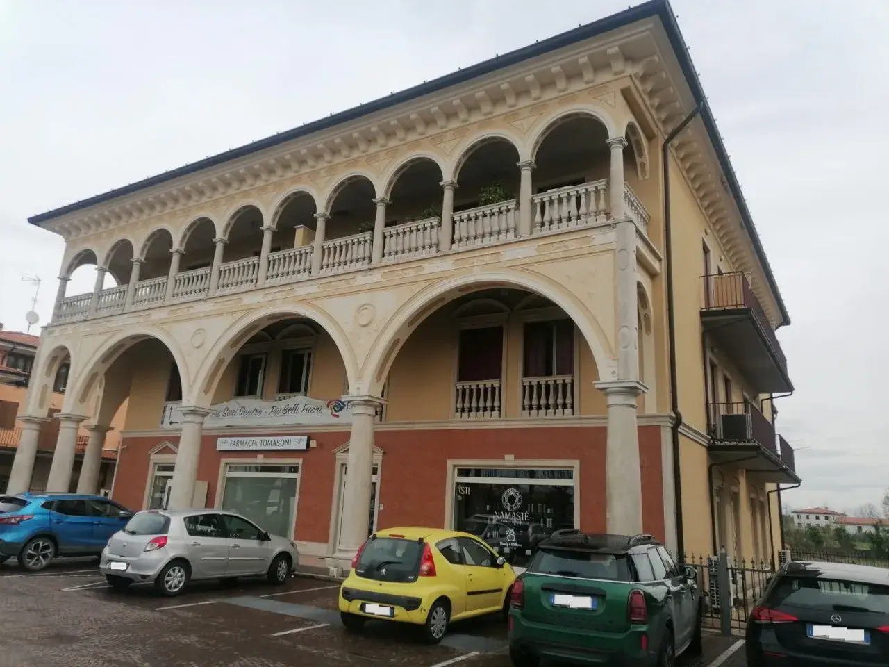 Negozio in Via Cesare Battisti 94, Rovato, {3} - Foto 1