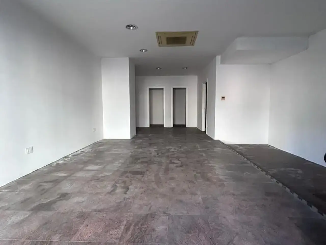 Negozio in Via Sidney Sonnino  123, Cagliari, {3} - Foto 1