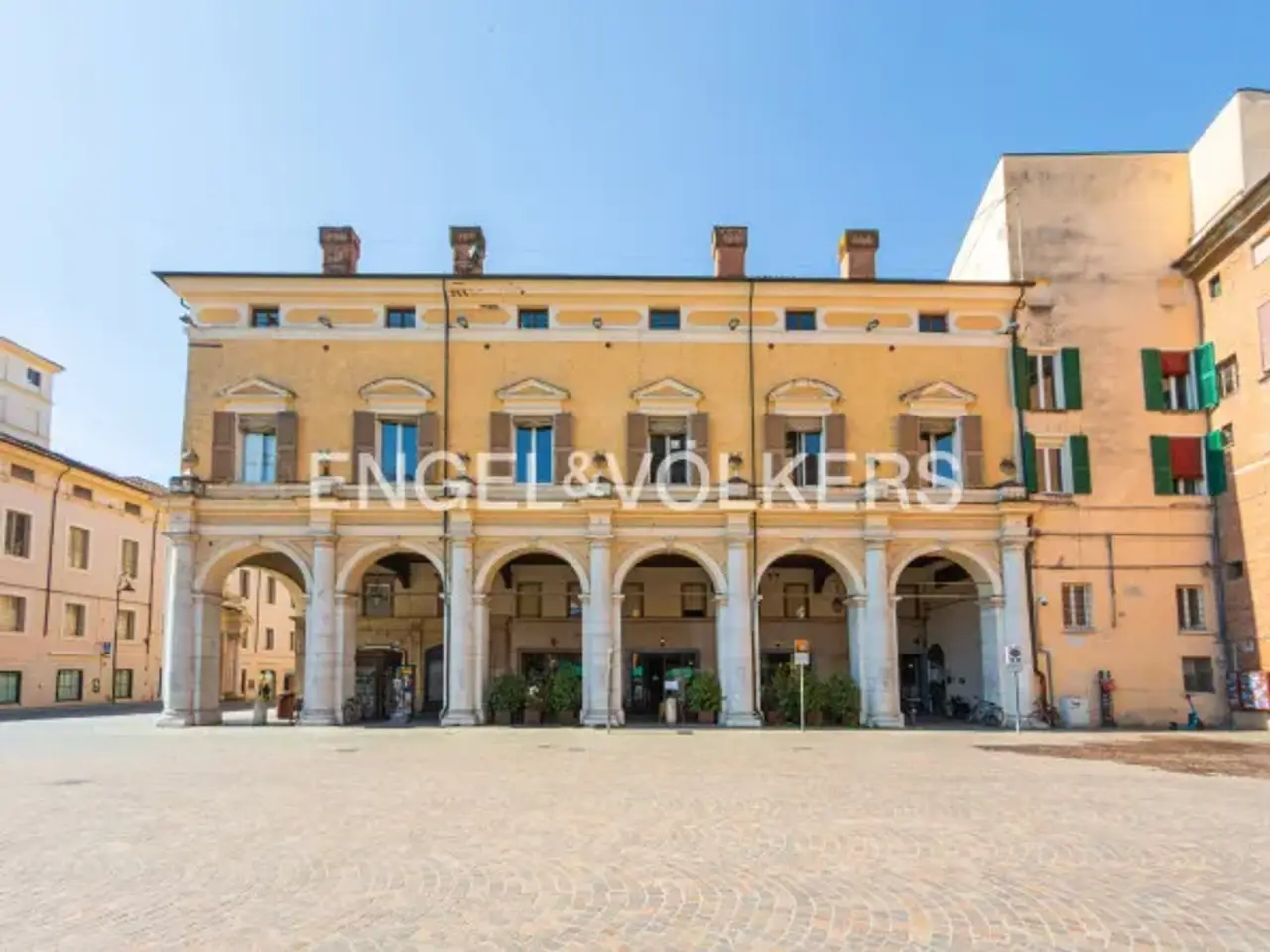 Ufficio in Piazza Girolamo Savonarola 10/a, Ferrara, {3} - Foto 1