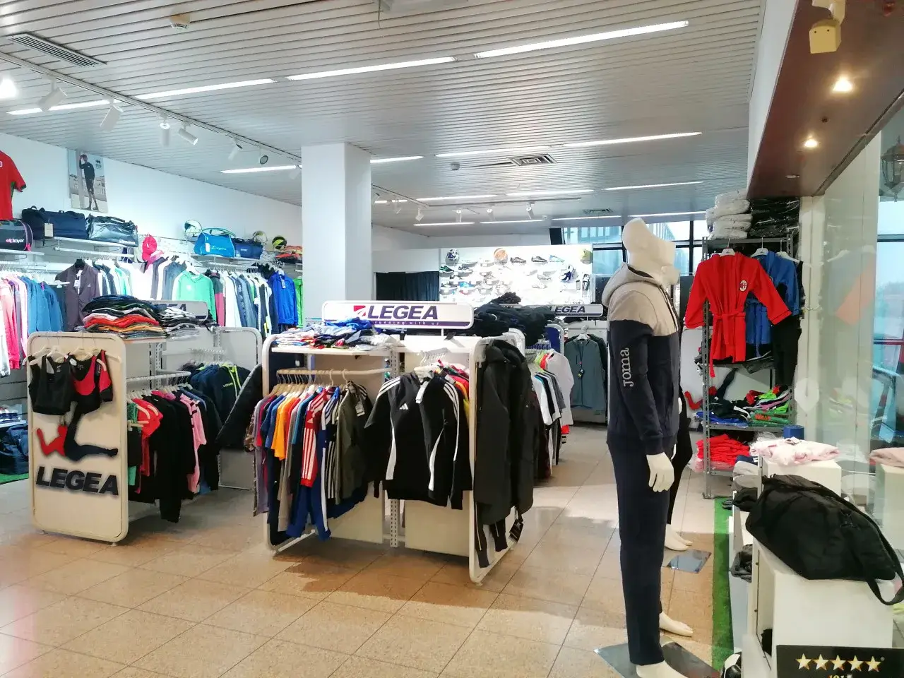 Abbigliamento in Via Dante Alighieri, Mira, {3} - Foto 2