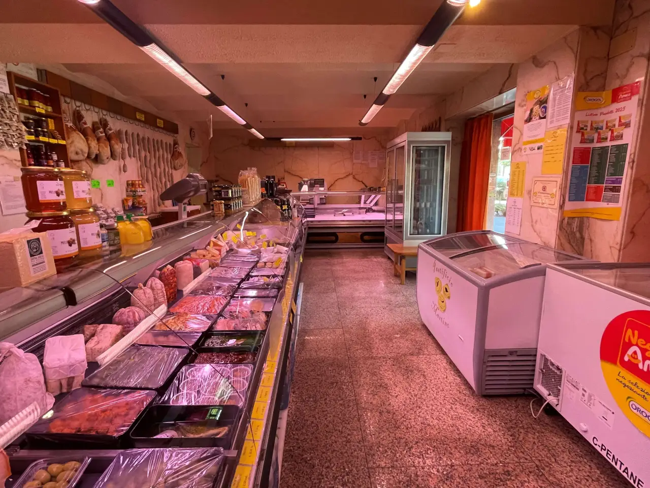 Minimarket in , Pinerolo, {3} - Foto 1